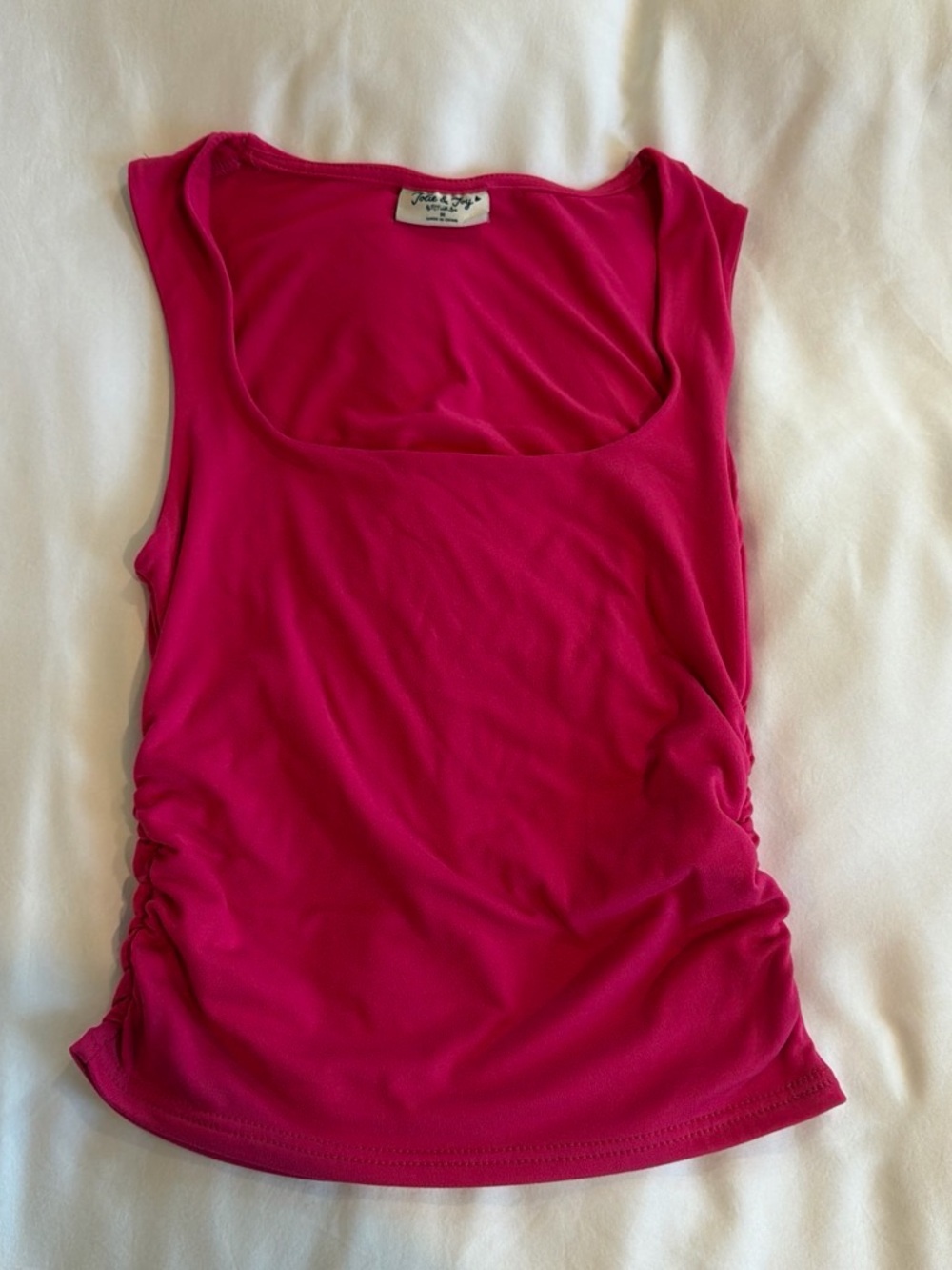 Women's Fuchsia Scoop Neck Tank Top